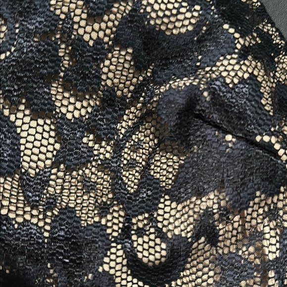 B. Smart Black and Tan Sleeveless V-Neck Party Dress - Picture 11 of 12